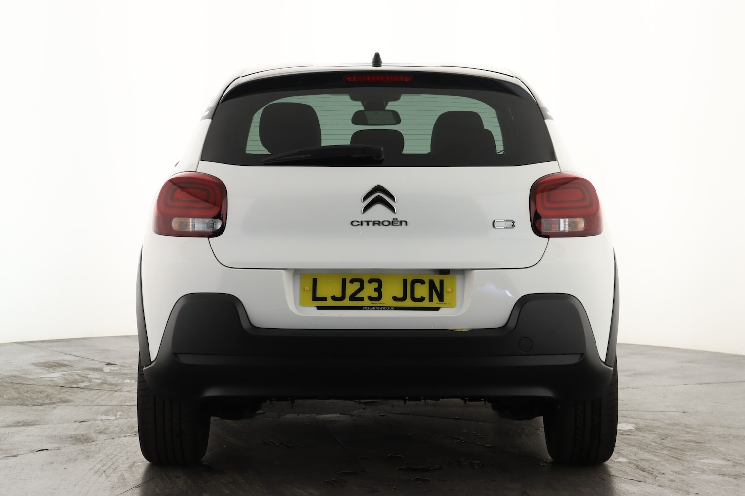 Used Citroen C3 2023 for sale - 76869449: Photo 2