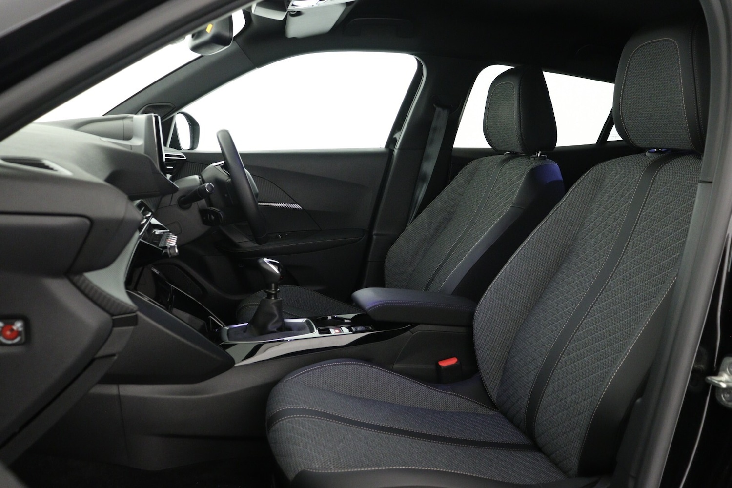 Used Peugeot 2008 2023 for sale - 76869688: Photo 11