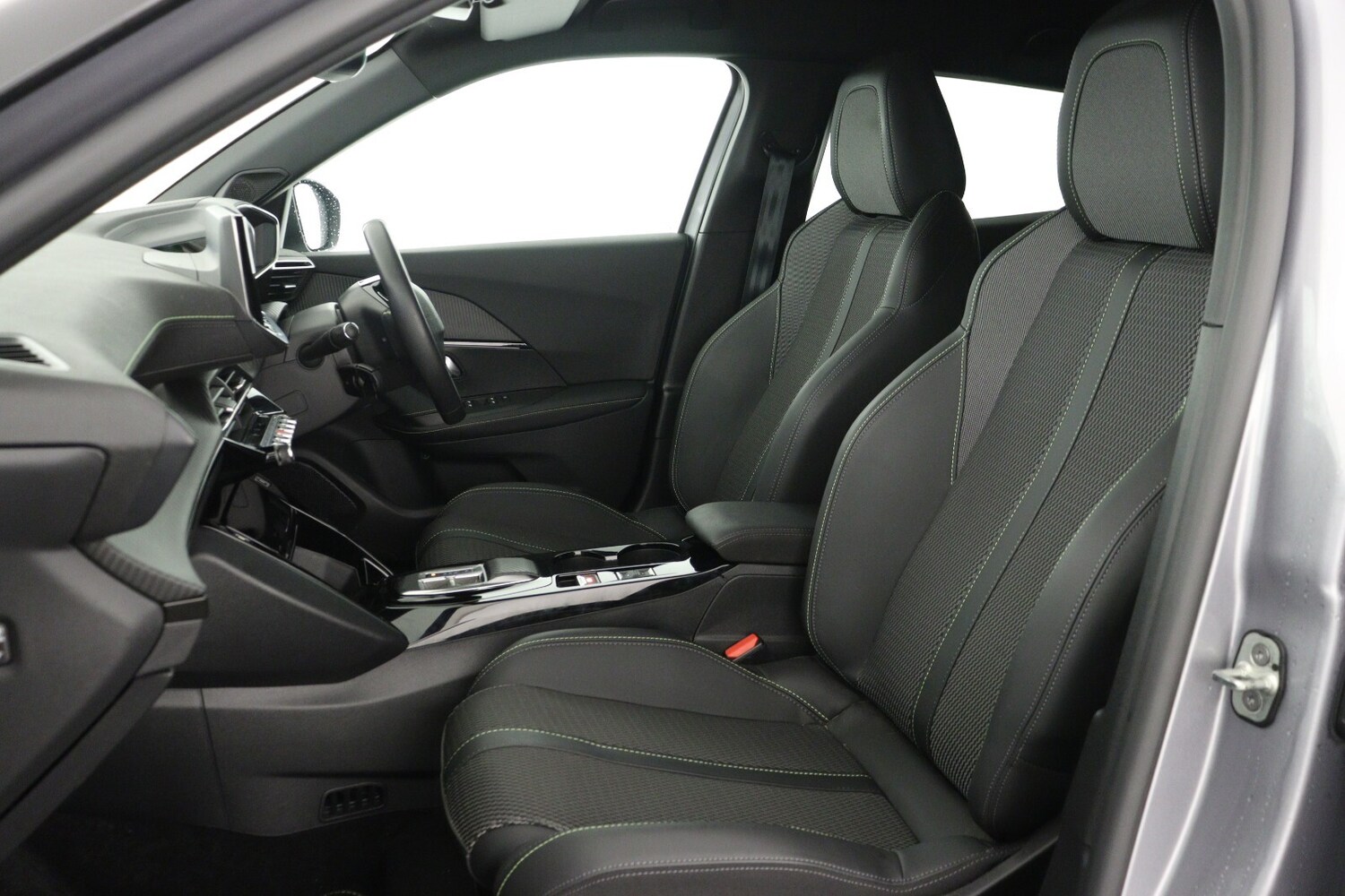 Used Peugeot 2008 2024 for sale - 77449780: Photo 11