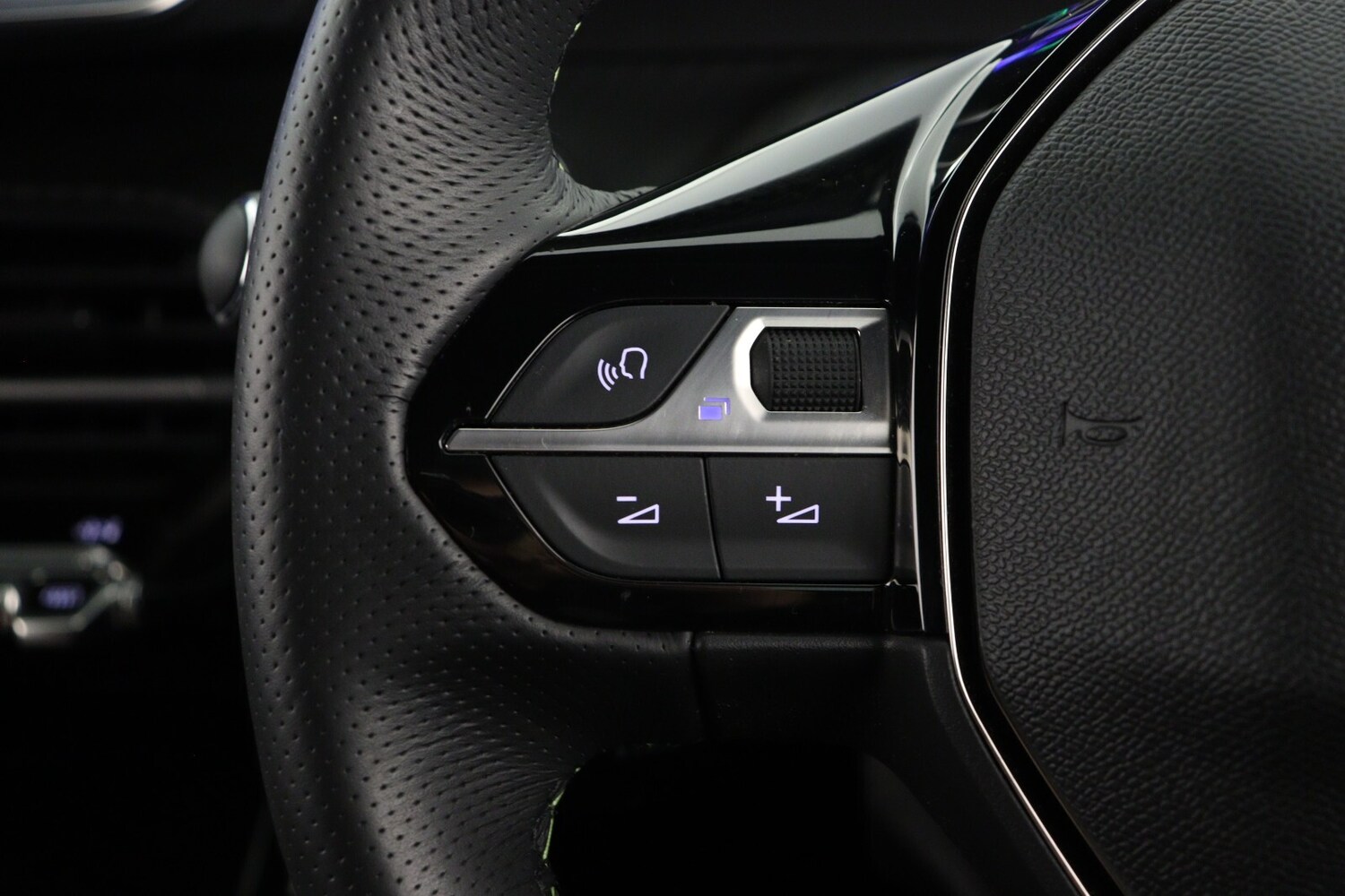 Used Peugeot 2008 2024 for sale - 77449780: Photo 23