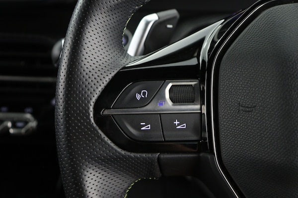 Used Peugeot 2008 2023 for sale - 76078998: Photo 24