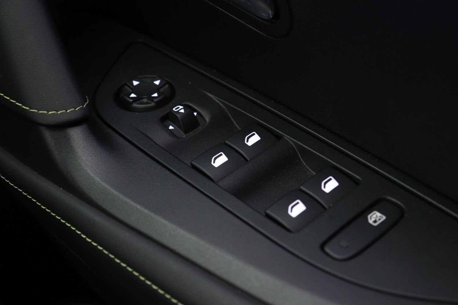 Used Peugeot 2008 2024 for sale - 78226083: Photo 25