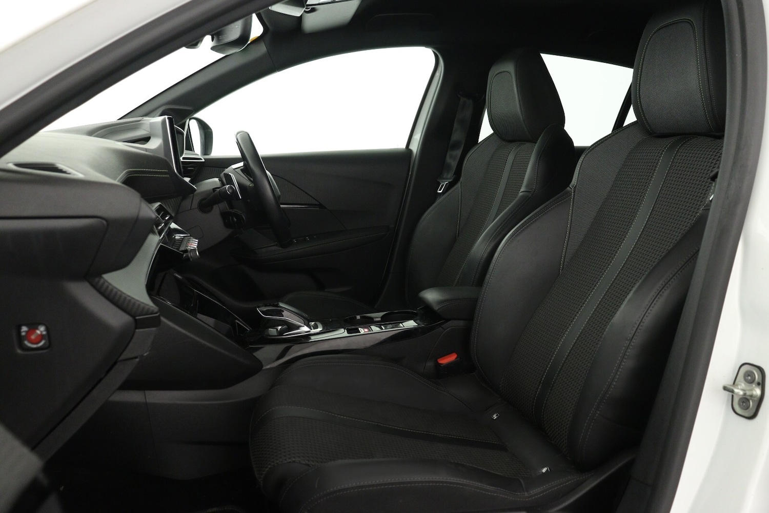 Used Peugeot 208 2020 for sale - 76372739: Photo 11