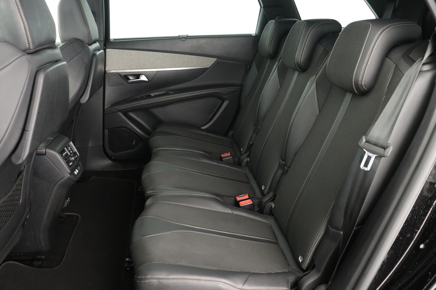 Used Peugeot 5008 2023 for sale - 77640750: Photo 14