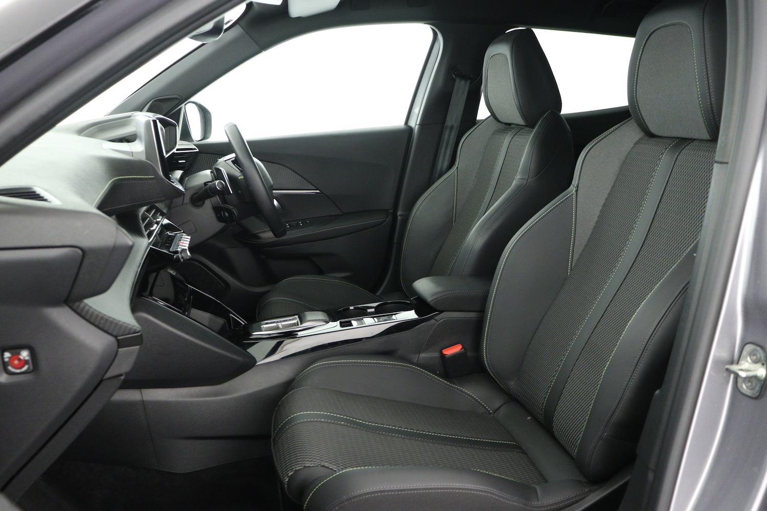 Used Peugeot 2008 2024 for sale - 76871899: Photo 11