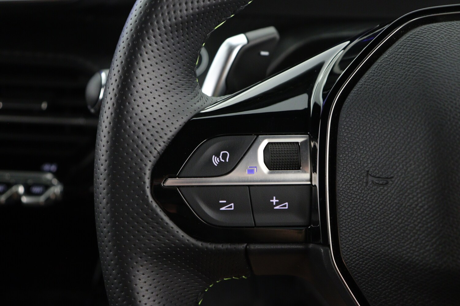 Used Peugeot 2008 2024 for sale - 76871899: Photo 24