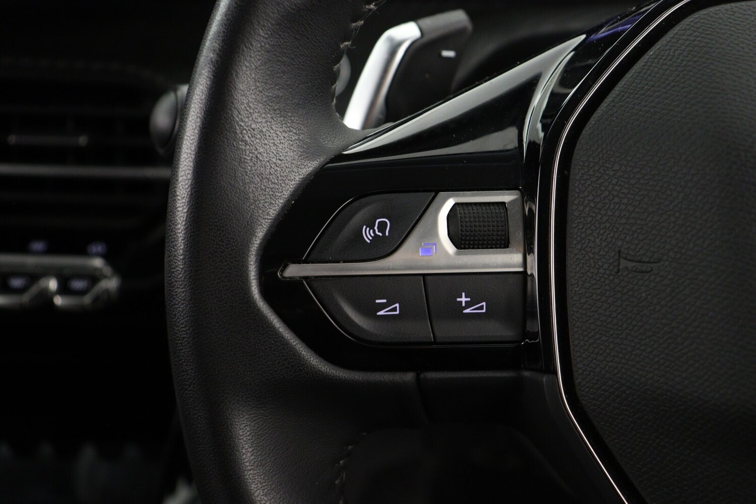 Used Peugeot 2008 2022 for sale - 76874507: Photo 23