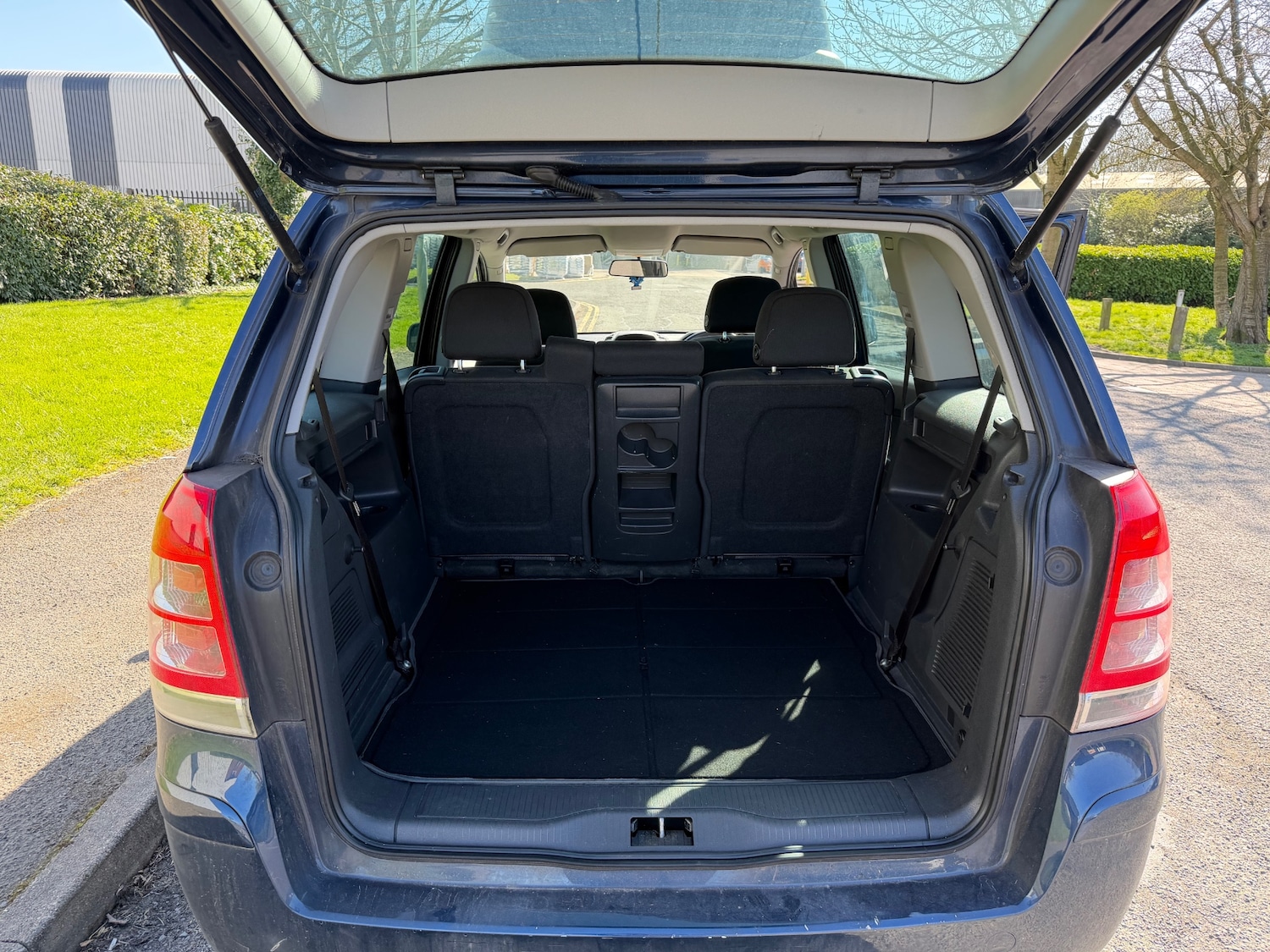 Used Vauxhall Zafira 2011 for sale - 77932968: Photo 11