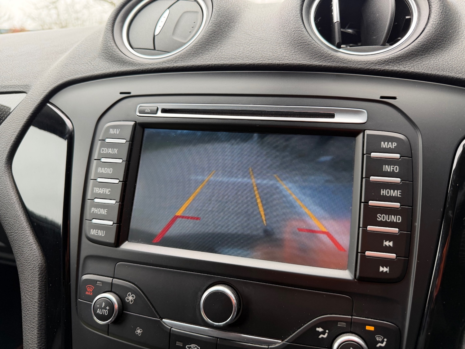 Used Ford Mondeo 2012 for sale - 77793298: Photo 16