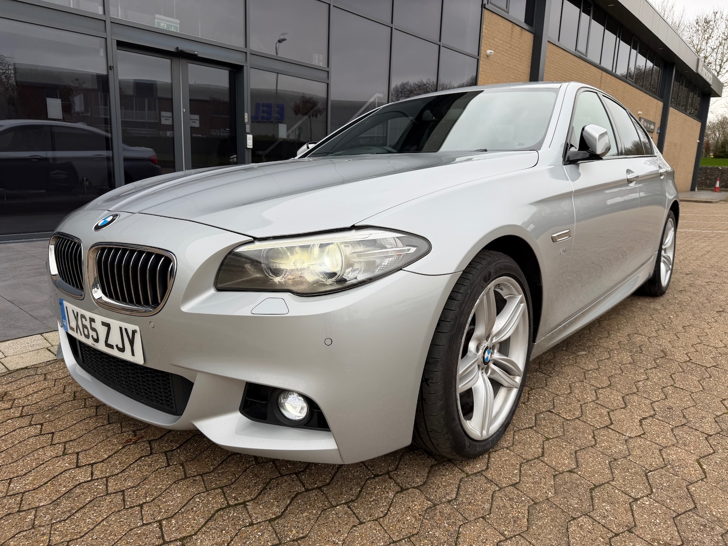 Used BMW 5 Series 2015 for sale - 77793311: Photo 2