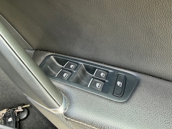 Used Volkswagen Golf 2019 for sale - 78850128: Photo