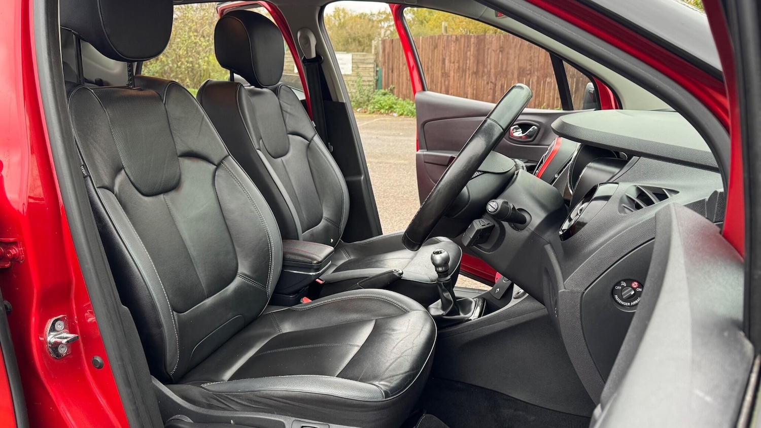 Used Renault Captur 2017 for sale - 76765687: Photo 23