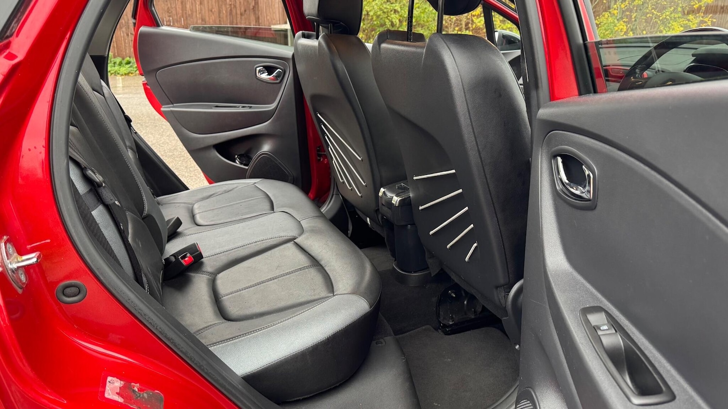 Used Renault Captur 2017 for sale - 76765687: Photo 24