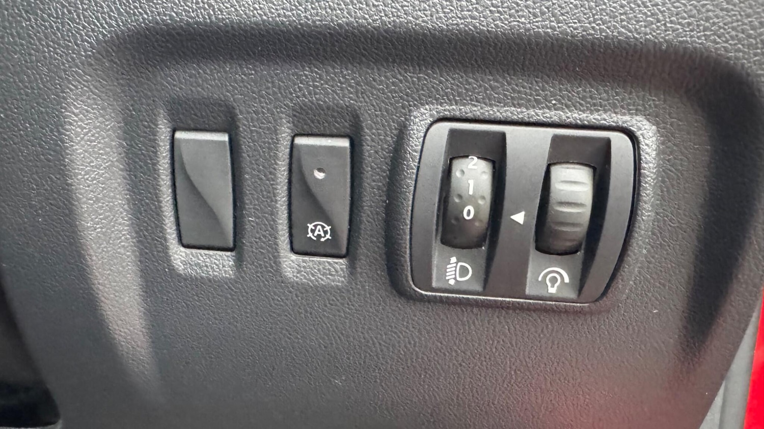 Used Renault Captur 2017 for sale - 76765687: Photo 30