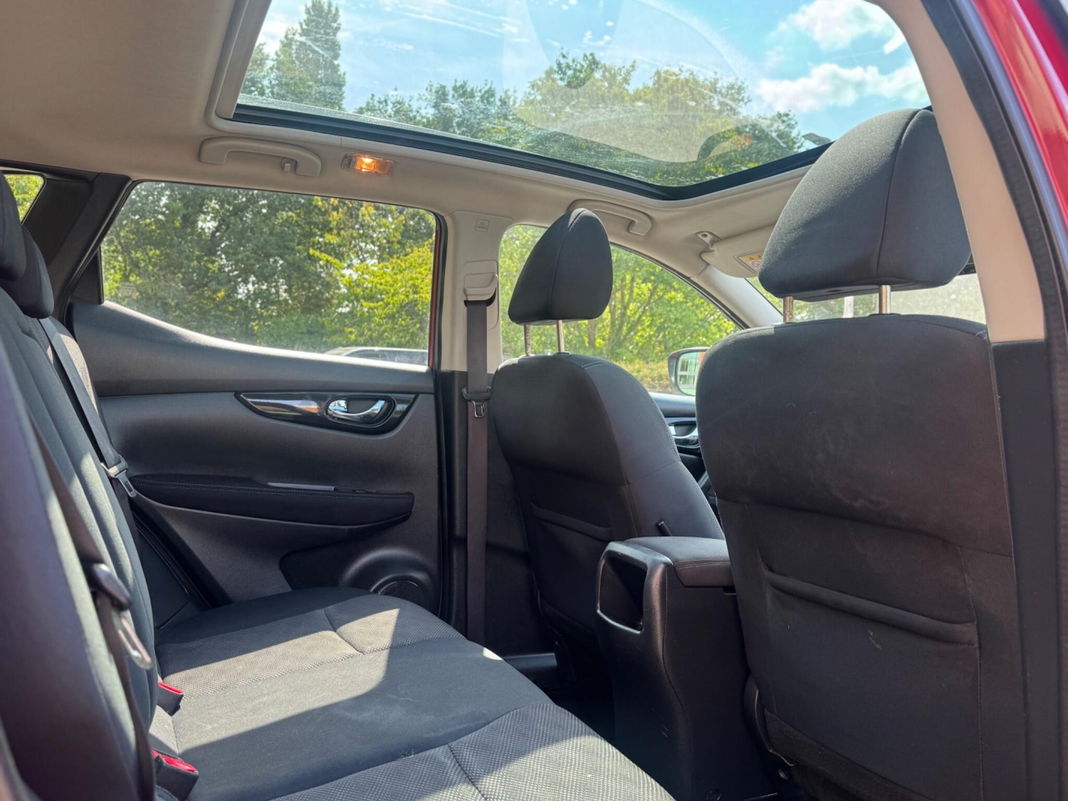 Used Nissan Qashqai 2015 for sale - 76585492: Photo 33