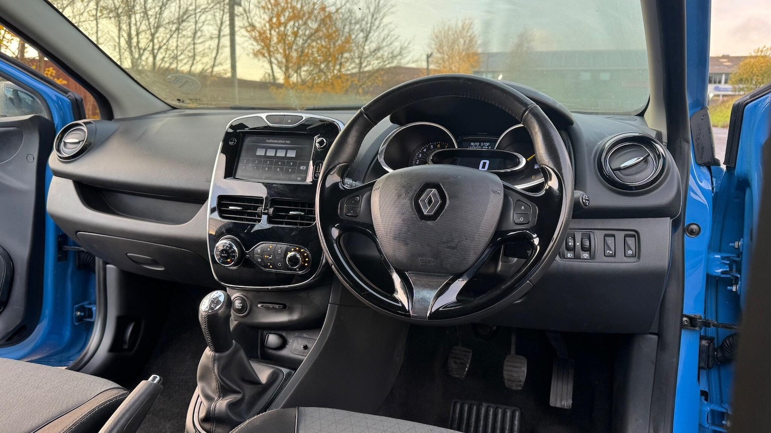 Used Renault Clio 2013 for sale - 76866105: Photo 18