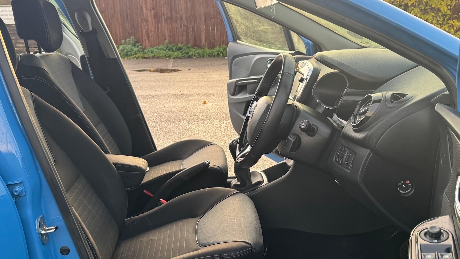 Used Renault Clio 2013 for sale - 76866105: Photo 23