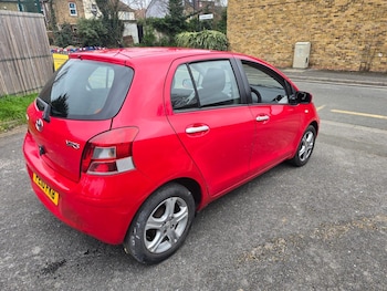 Used Toyota Yaris 2010 for sale - 78301150: Photo