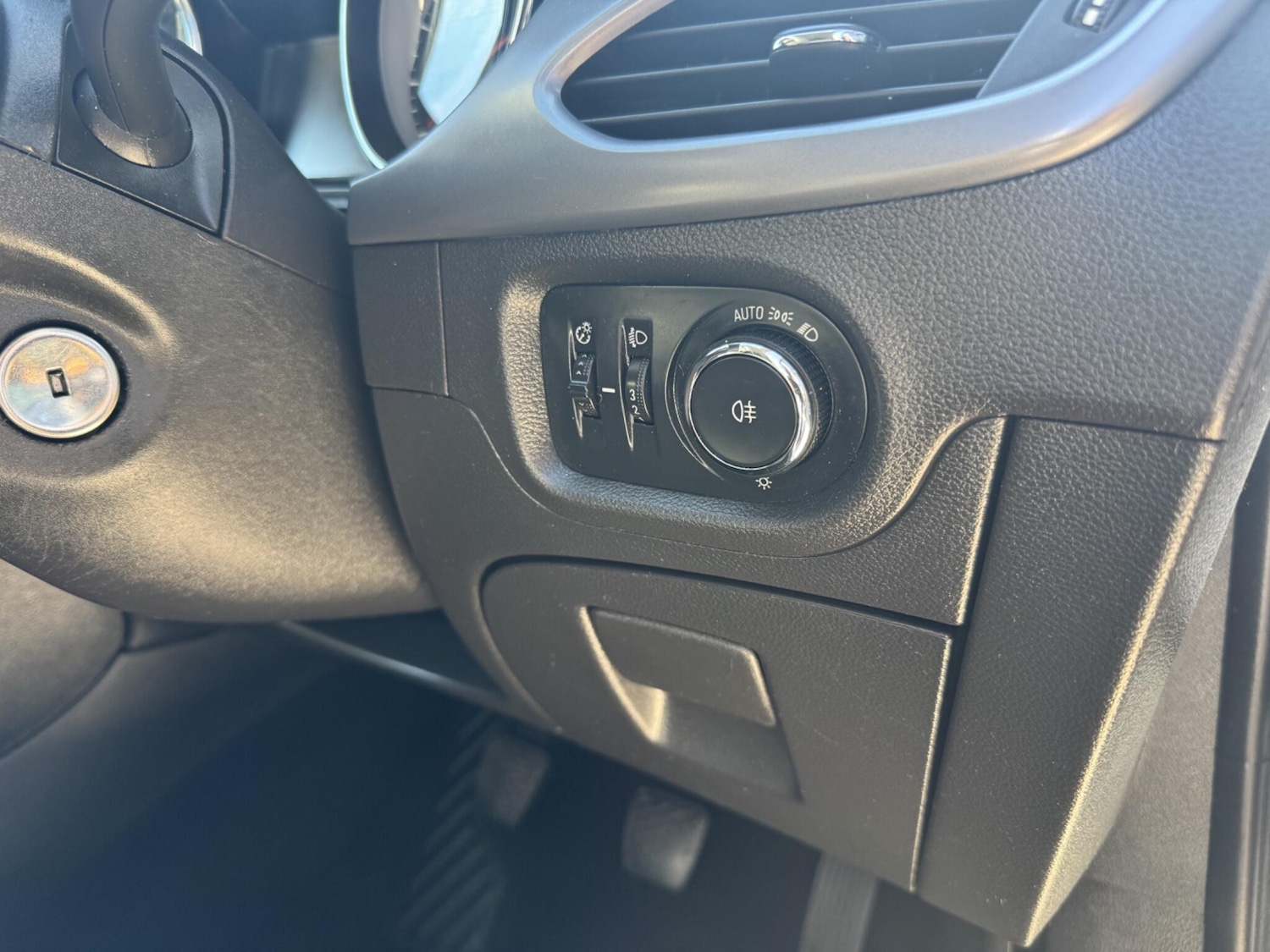 Used Vauxhall Astra for sale - 77737036: Photo 25