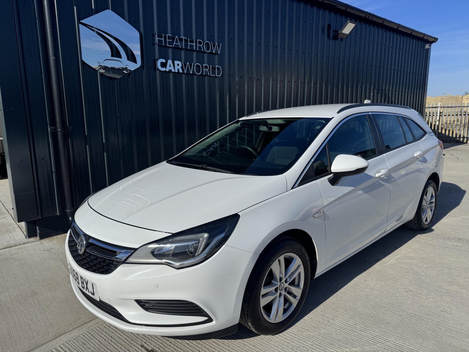 Used Vauxhall Astra for sale - 77737036: Photo 5