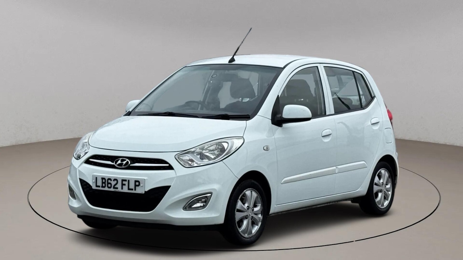 Used Hyundai i10 2012 for sale - 77255065: Photo 2