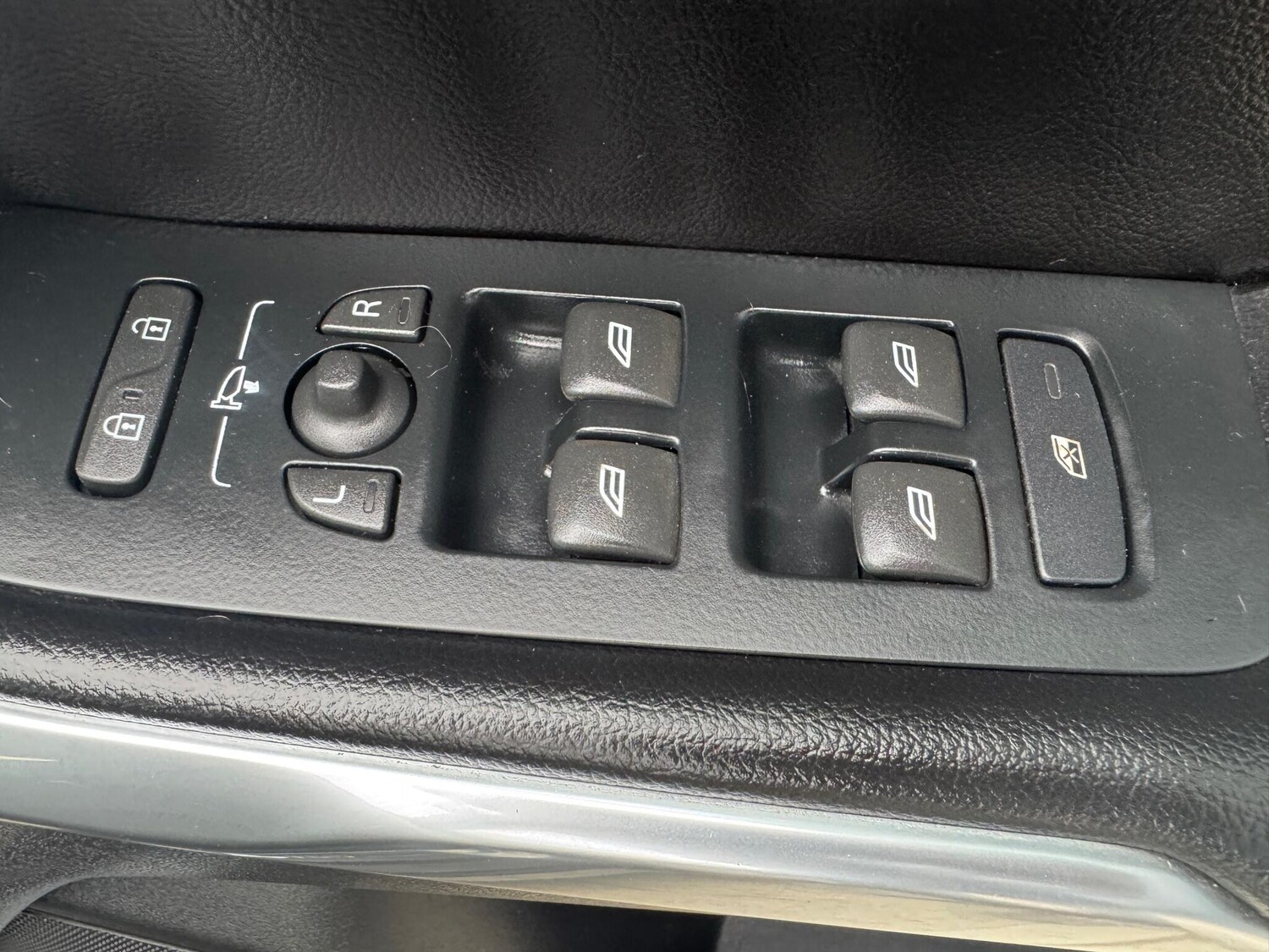 Used Volvo V40 Cross Country for sale - 78214664: Photo 26