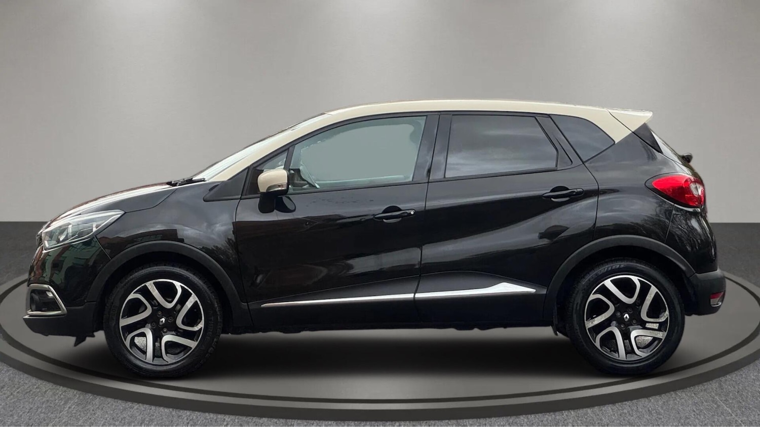 Used Renault Captur 2014 for sale - 76994105: Photo 12