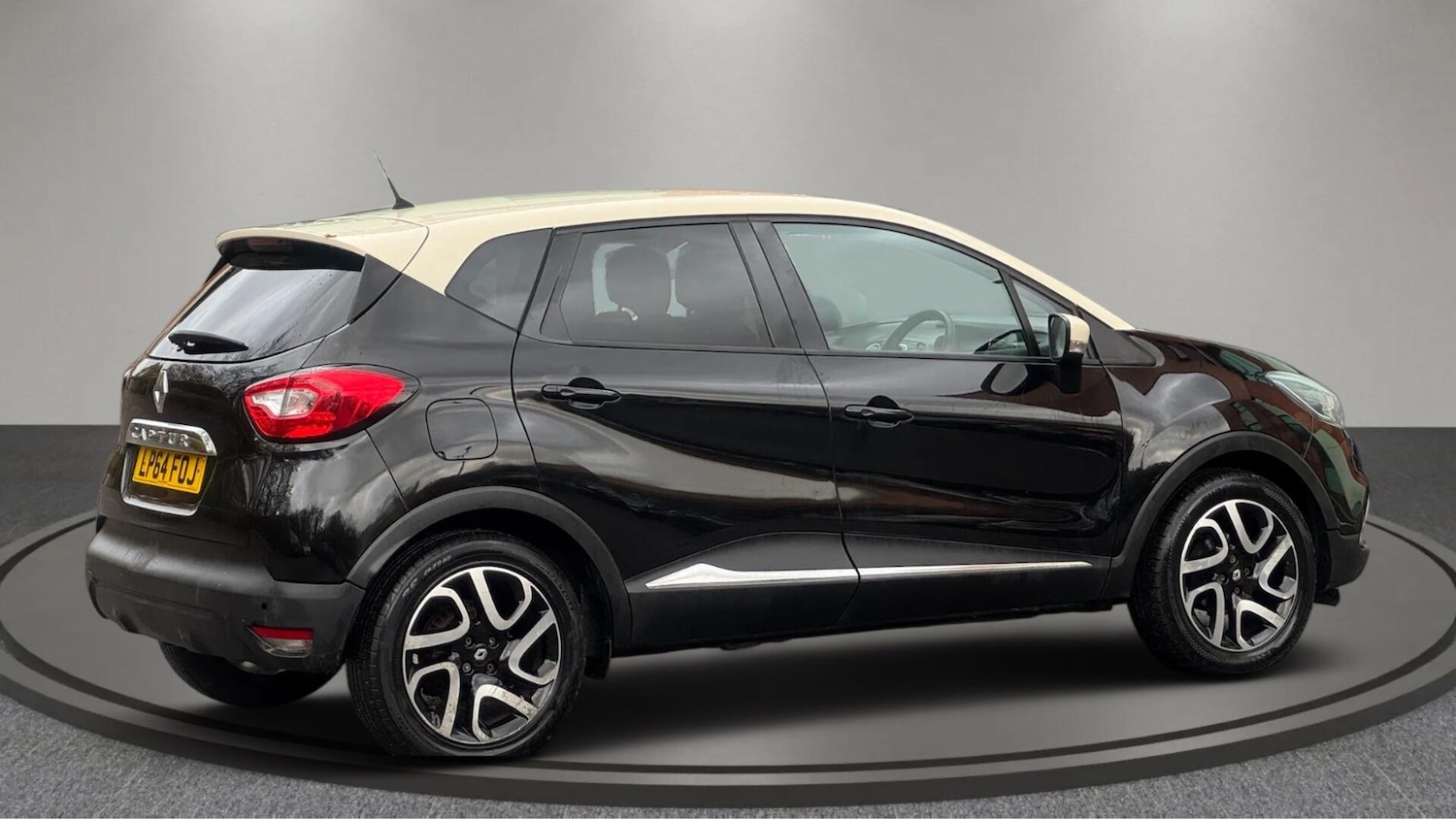 Used Renault Captur 2014 for sale - 76994105: Photo 7