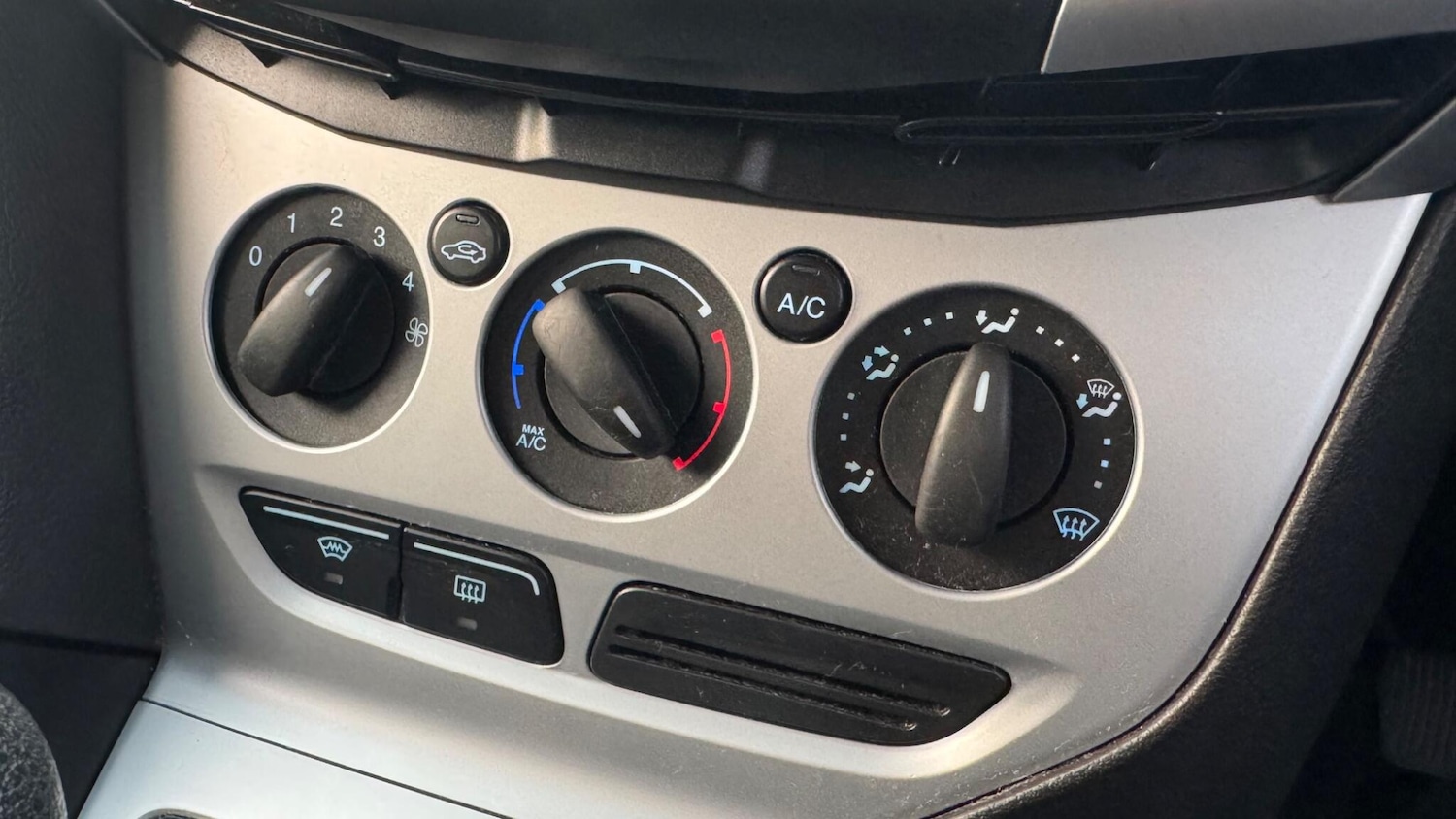 Used Ford Focus 2011 for sale - 77175655: Photo 31