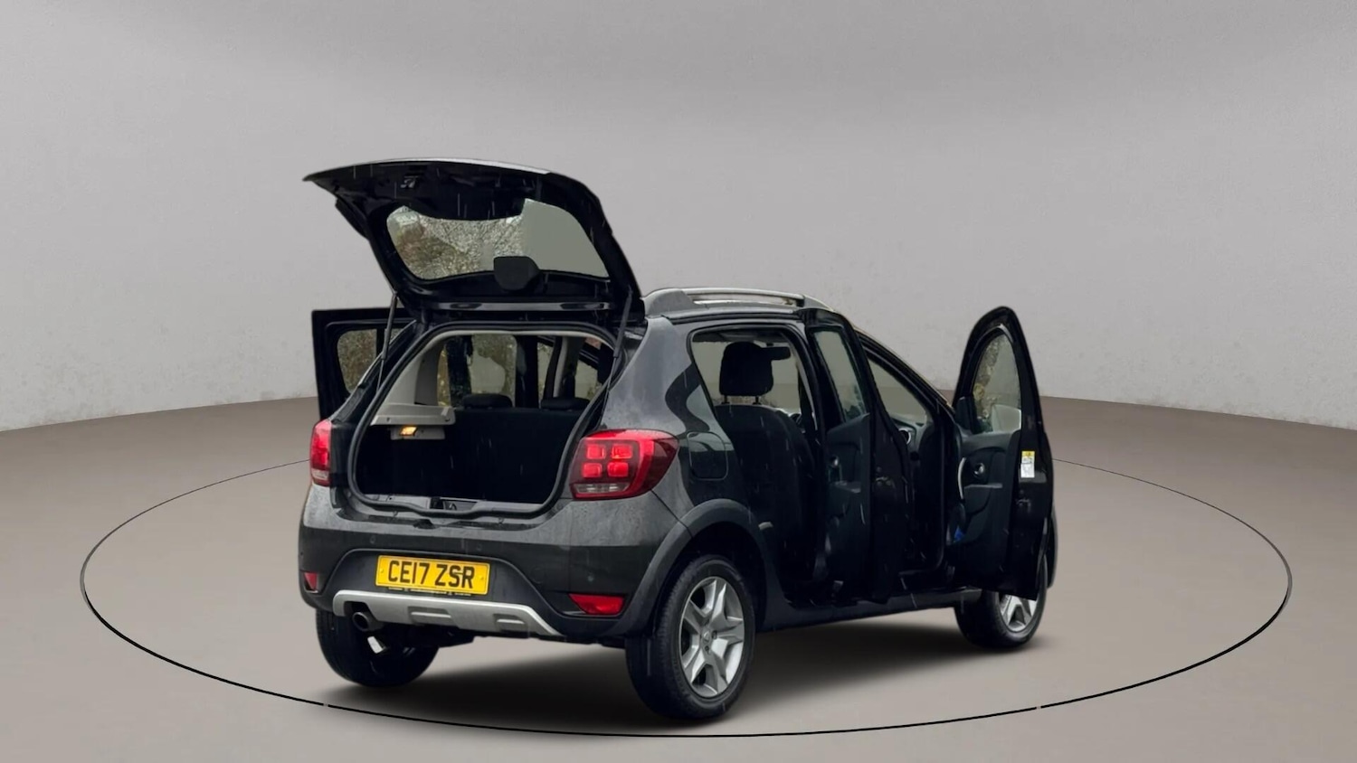 Used Dacia Sandero Stepway 2017 for sale - 76865471: Photo 17