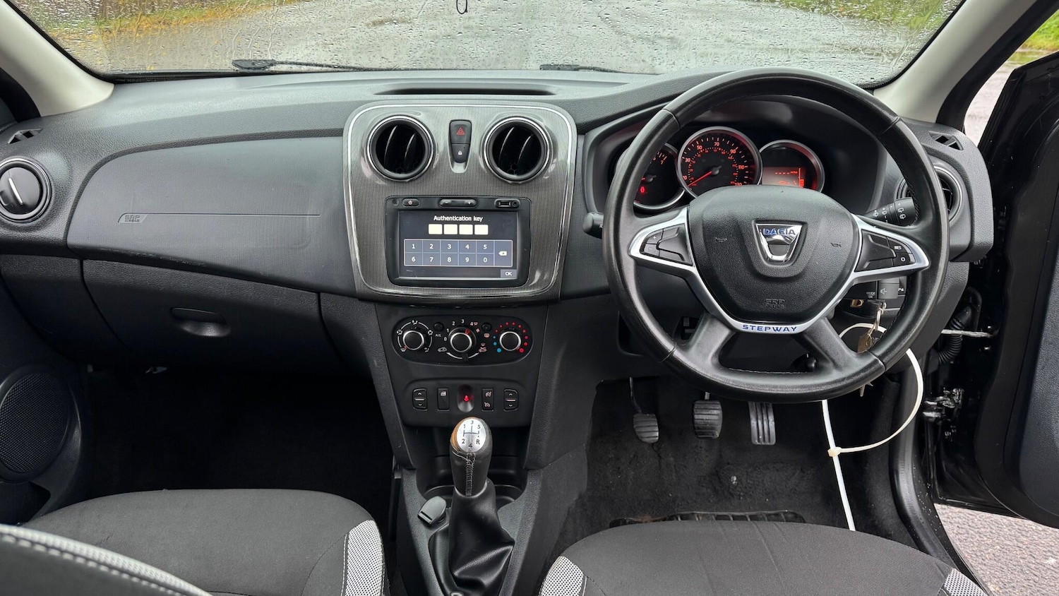 Used Dacia Sandero Stepway 2017 for sale - 76865471: Photo 21