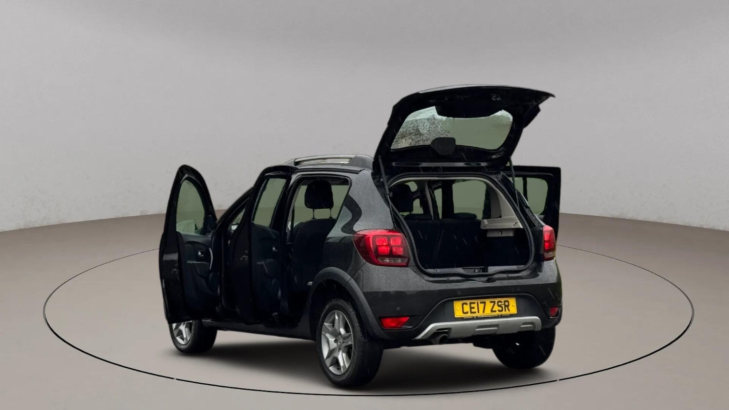 Used Dacia Sandero Stepway 2017 for sale - 76865471: Photo 5