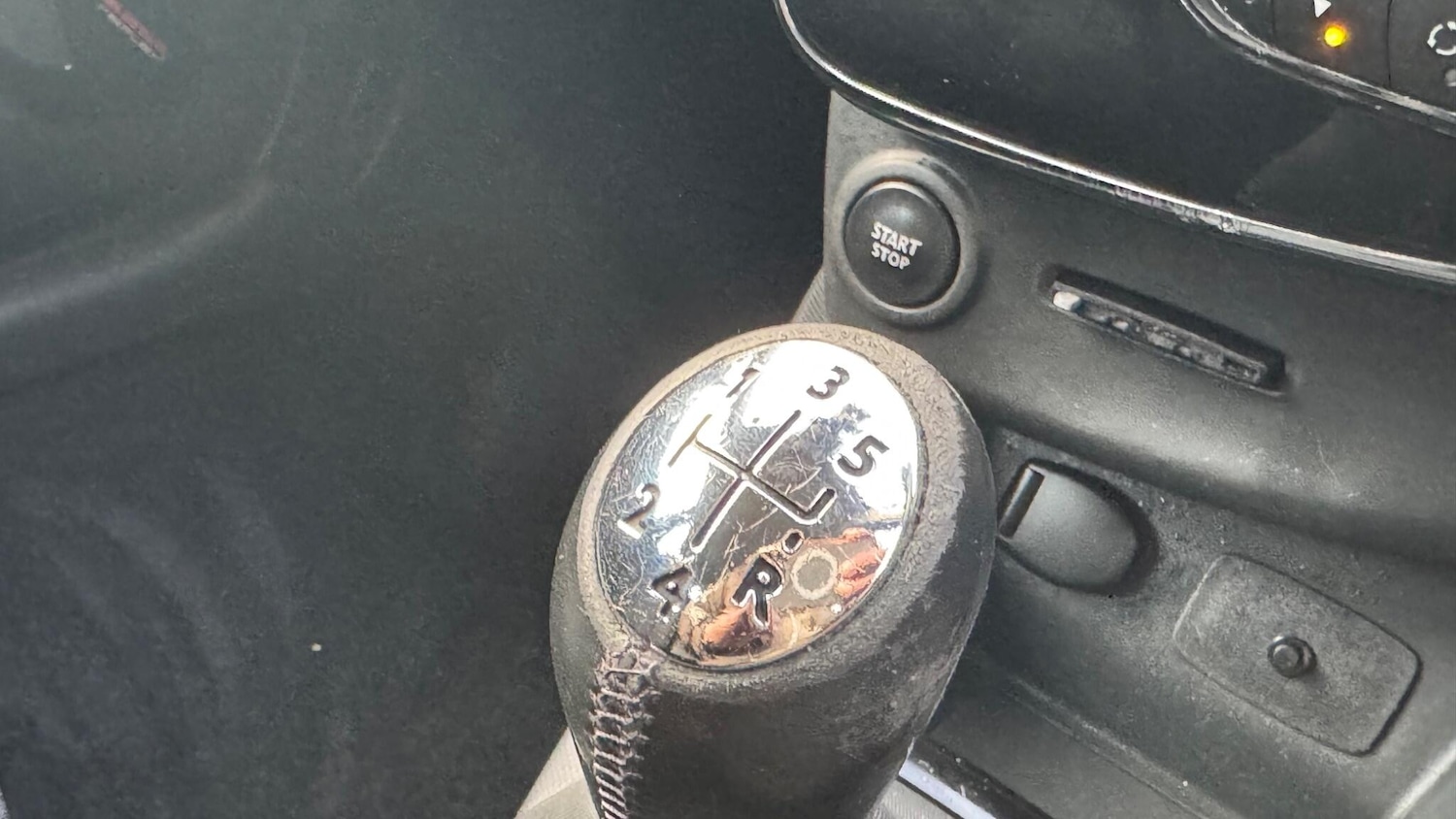 Used Renault Clio 2013 for sale - 77396650: Photo 21