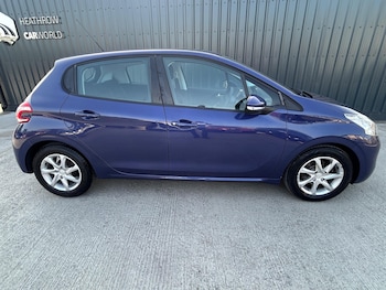 Used Peugeot 208 2014 for sale - 78999035: Photo
