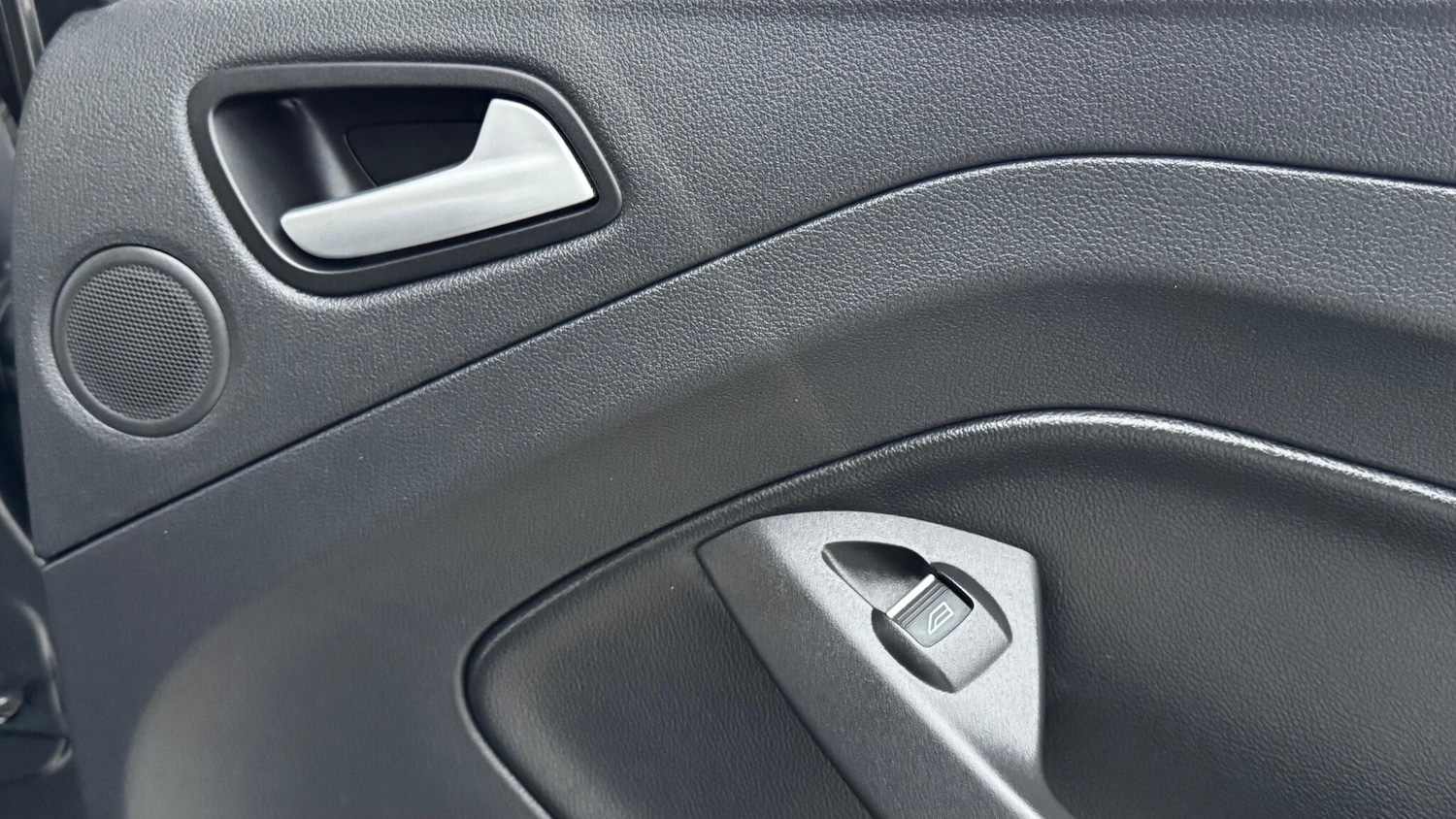 Used Ford Kuga 2015 for sale - 77344881: Photo 31