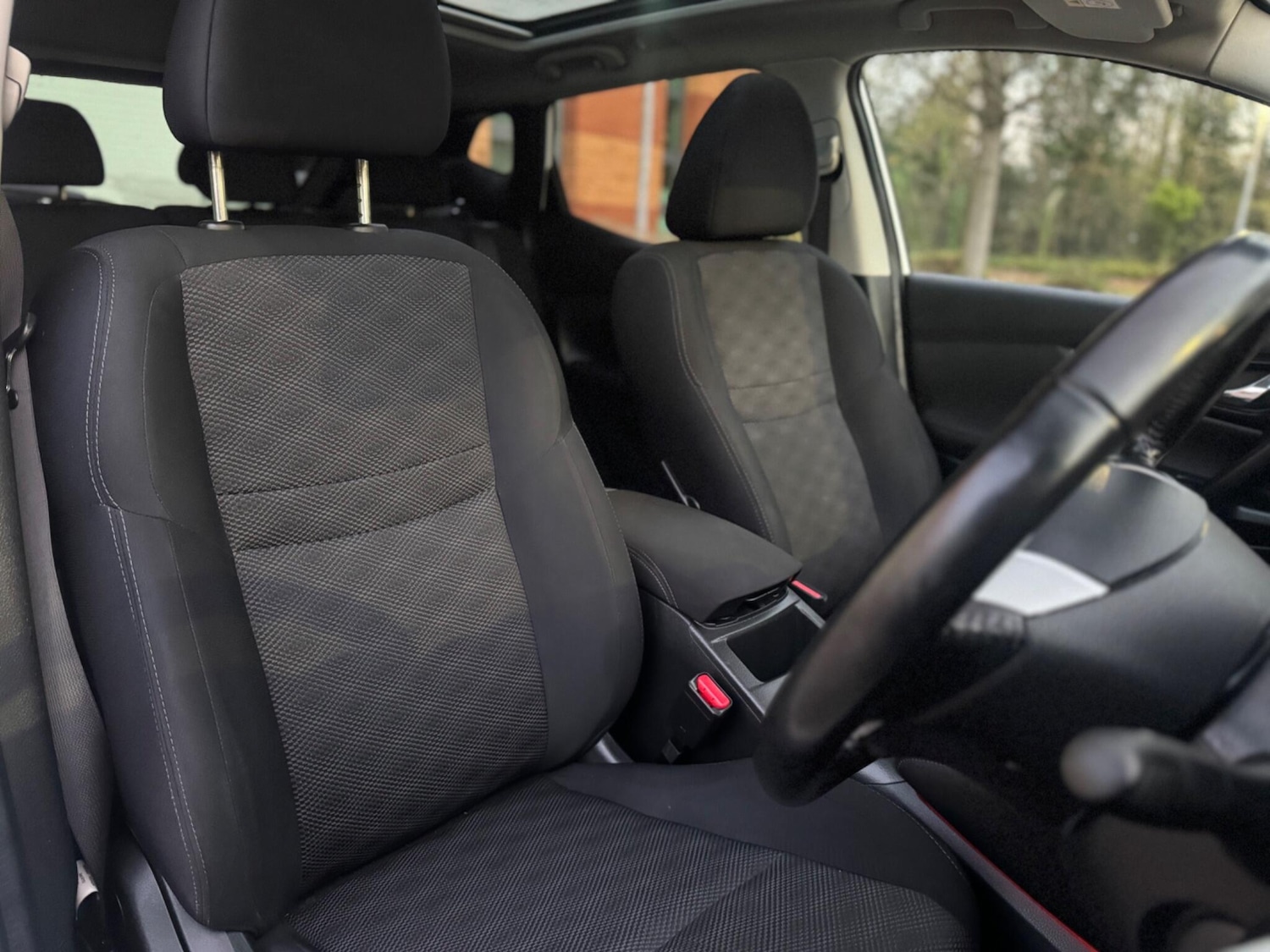 Used Nissan Qashqai 2015 for sale - 76671269: Photo 29