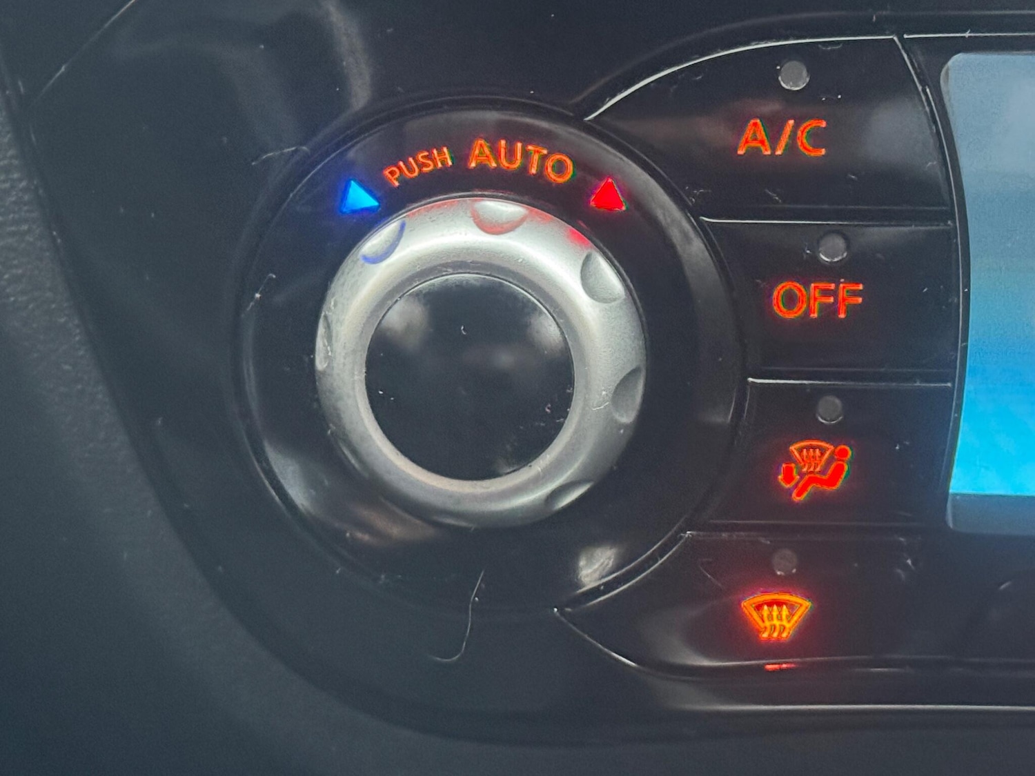 Used Nissan Juke 2017 for sale - 76584614: Photo 19