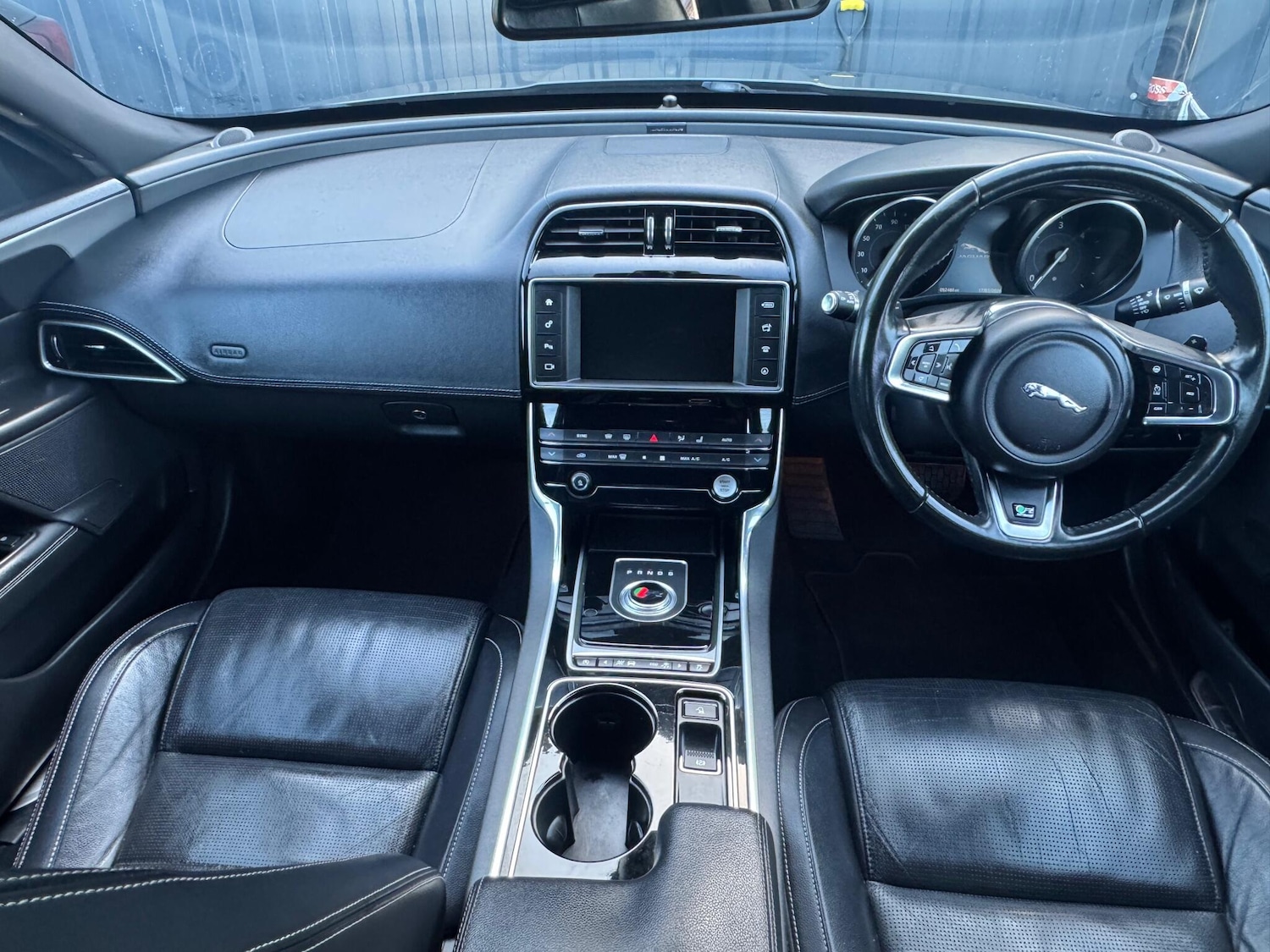 Used Jaguar XE 2016 for sale - 77925449: Photo 27