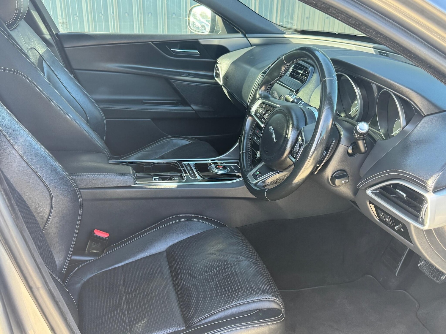 Used Jaguar XE 2016 for sale - 77925449: Photo 28