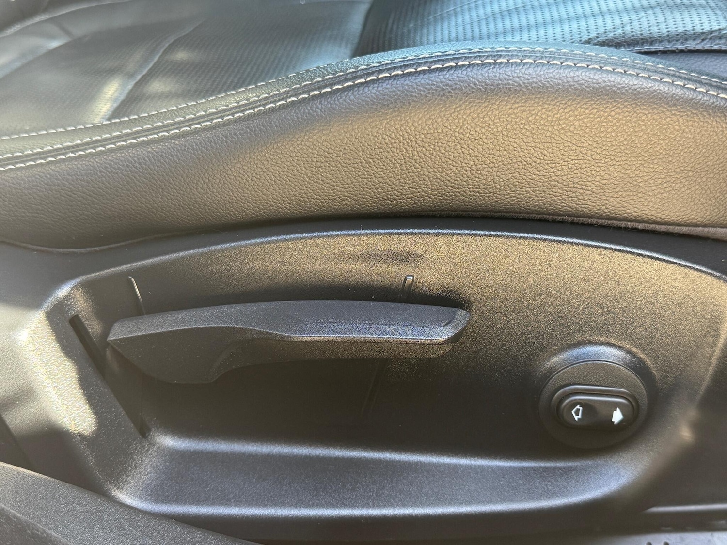 Used Jaguar XE 2016 for sale - 77925449: Photo 38