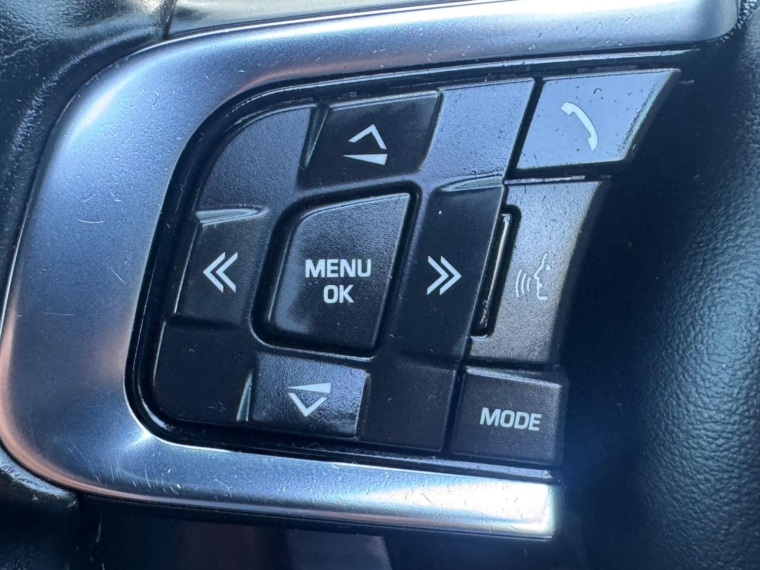 Used Jaguar XE 2016 for sale - 77925449: Photo 40