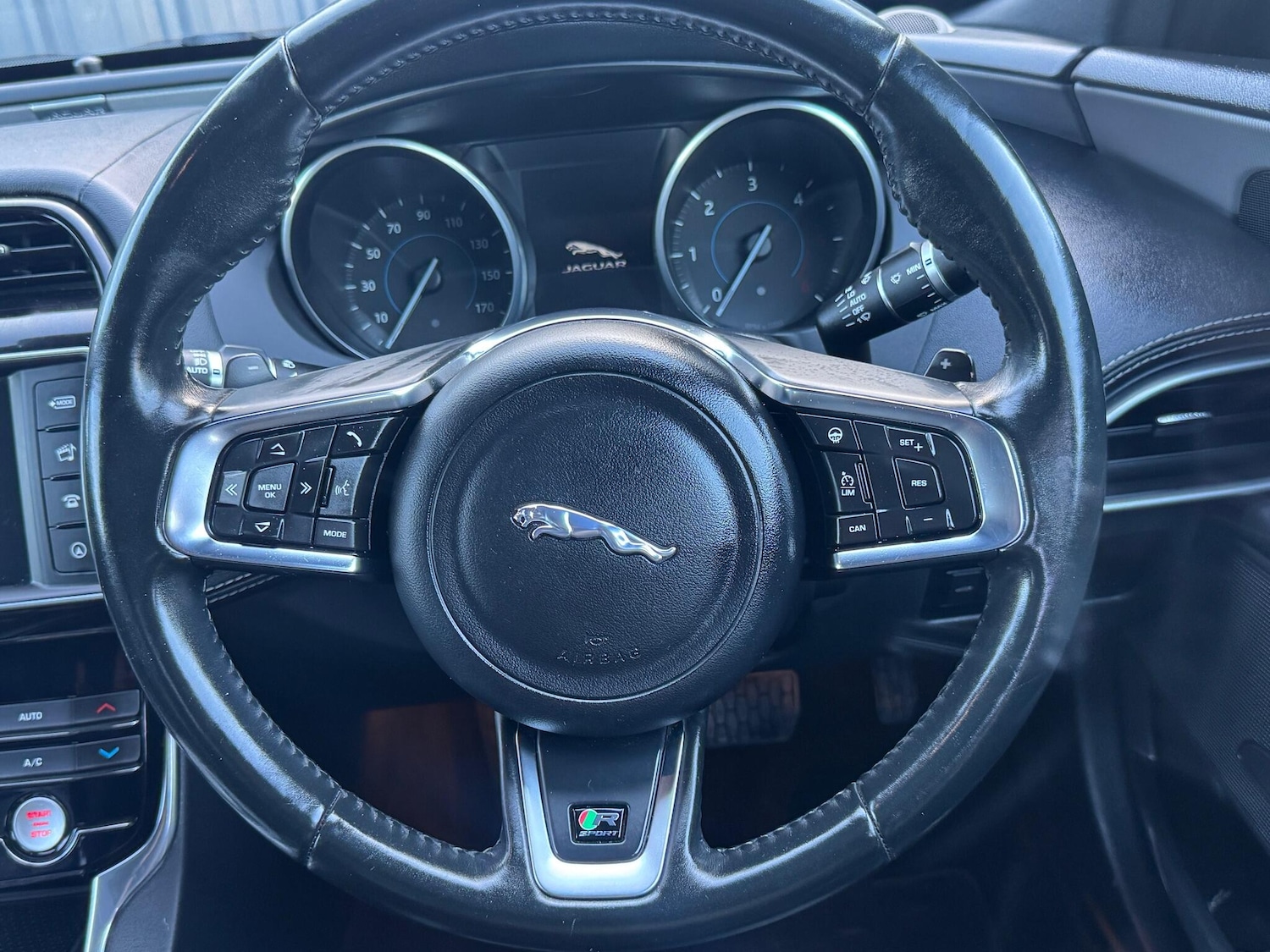 Used Jaguar XE 2016 for sale - 77925449: Photo 52