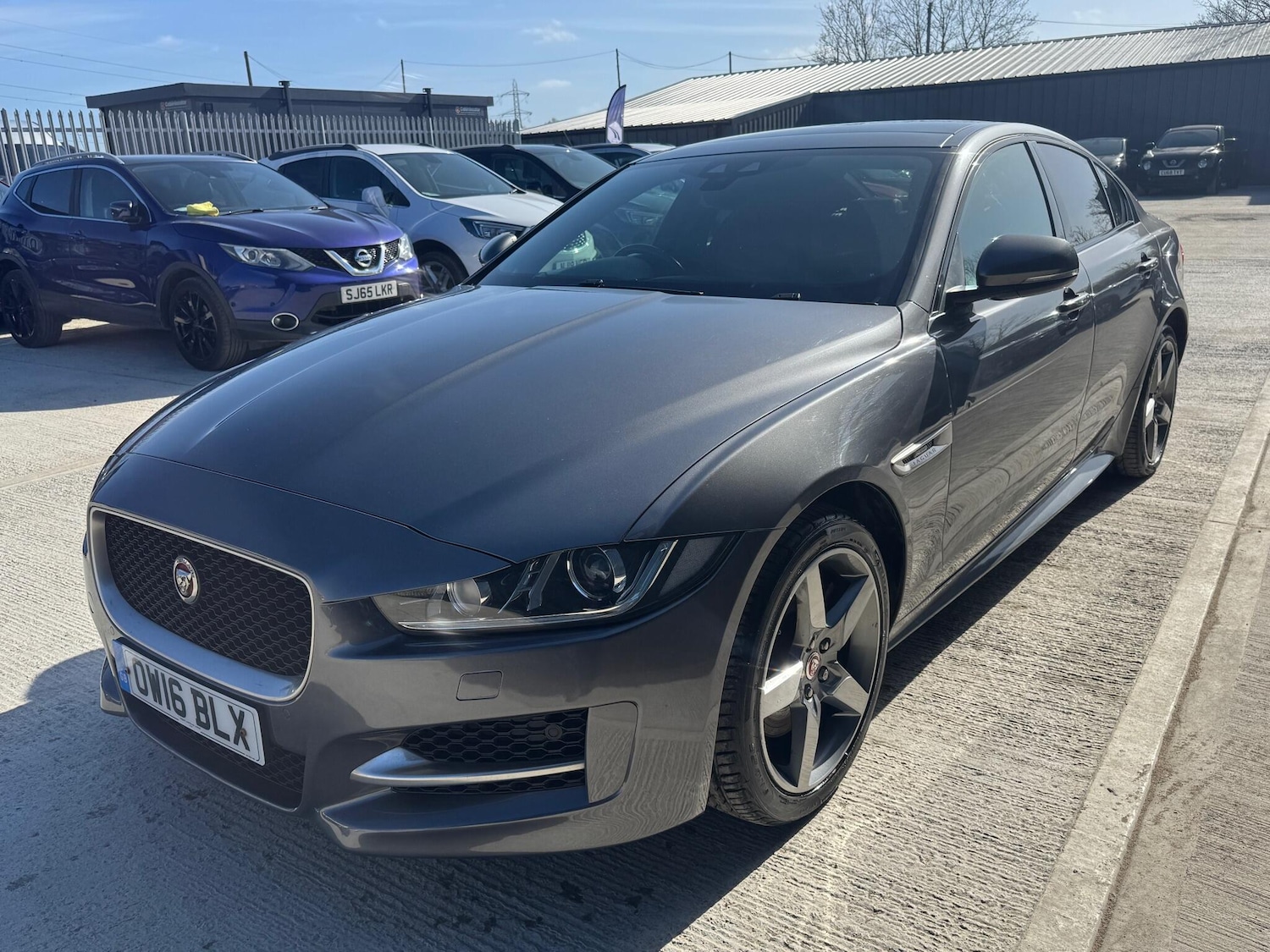 Used Jaguar XE 2016 for sale - 77925449: Photo 6