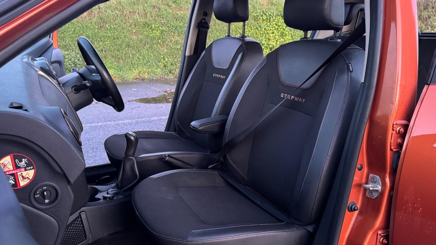 Used Dacia Sandero Stepway 2017 for sale - 76866102: Photo 32