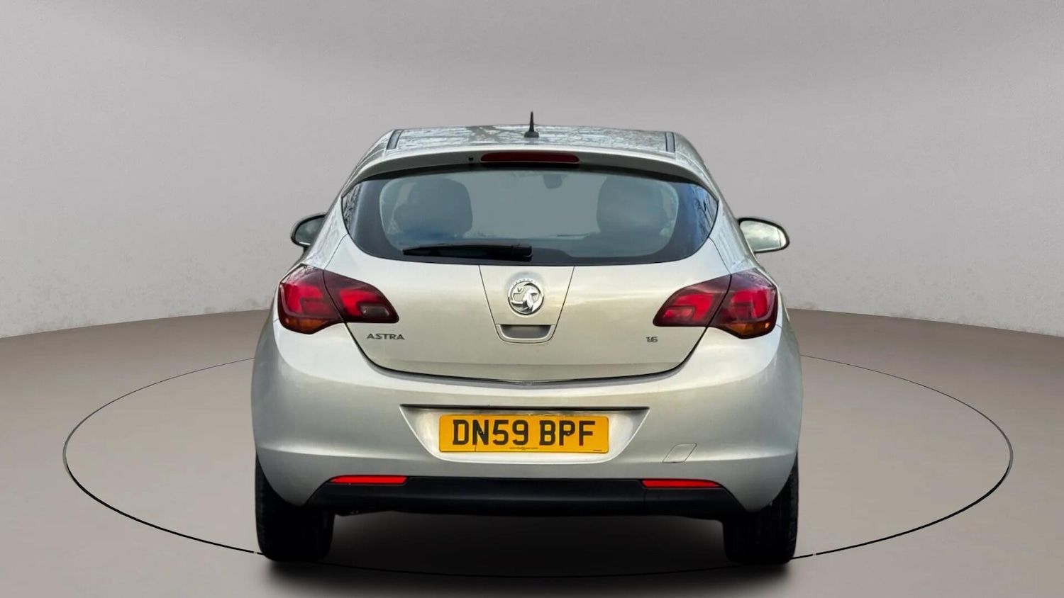 Used Vauxhall Astra 2010 for sale - 77267322: Photo 11
