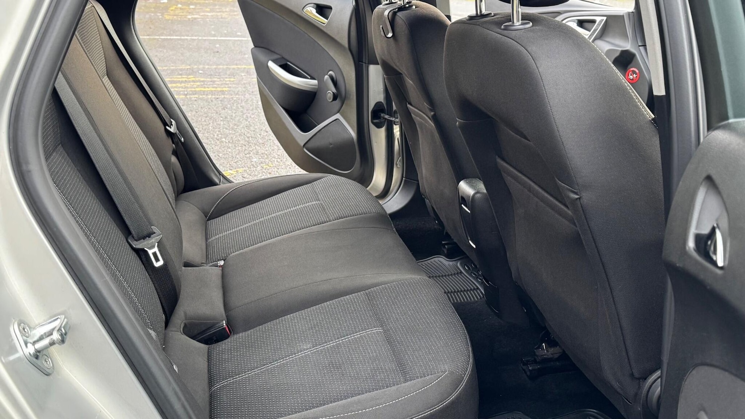 Used Vauxhall Astra 2010 for sale - 77267322: Photo 18