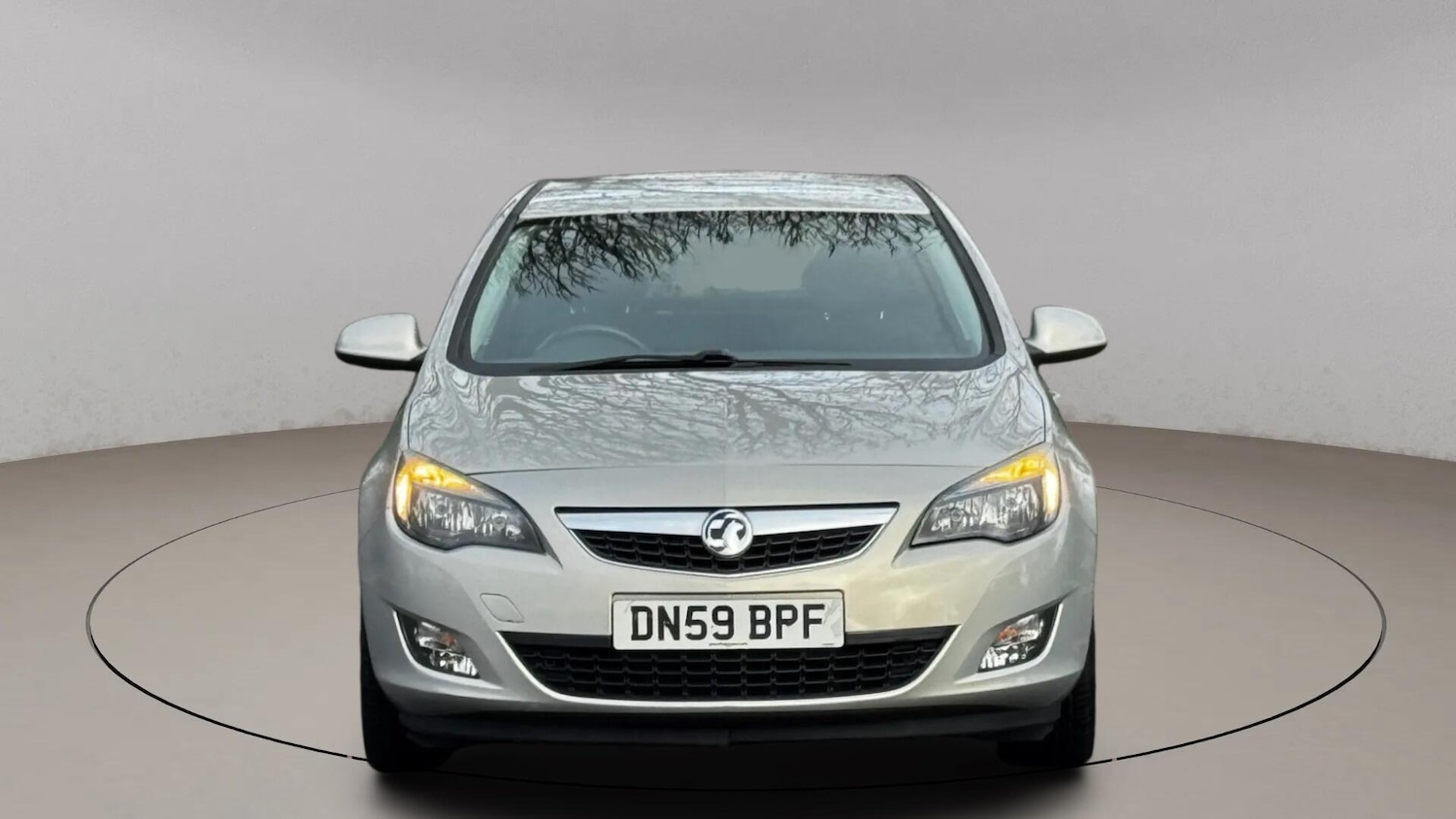 Used Vauxhall Astra 2010 for sale - 77267322: Photo 2