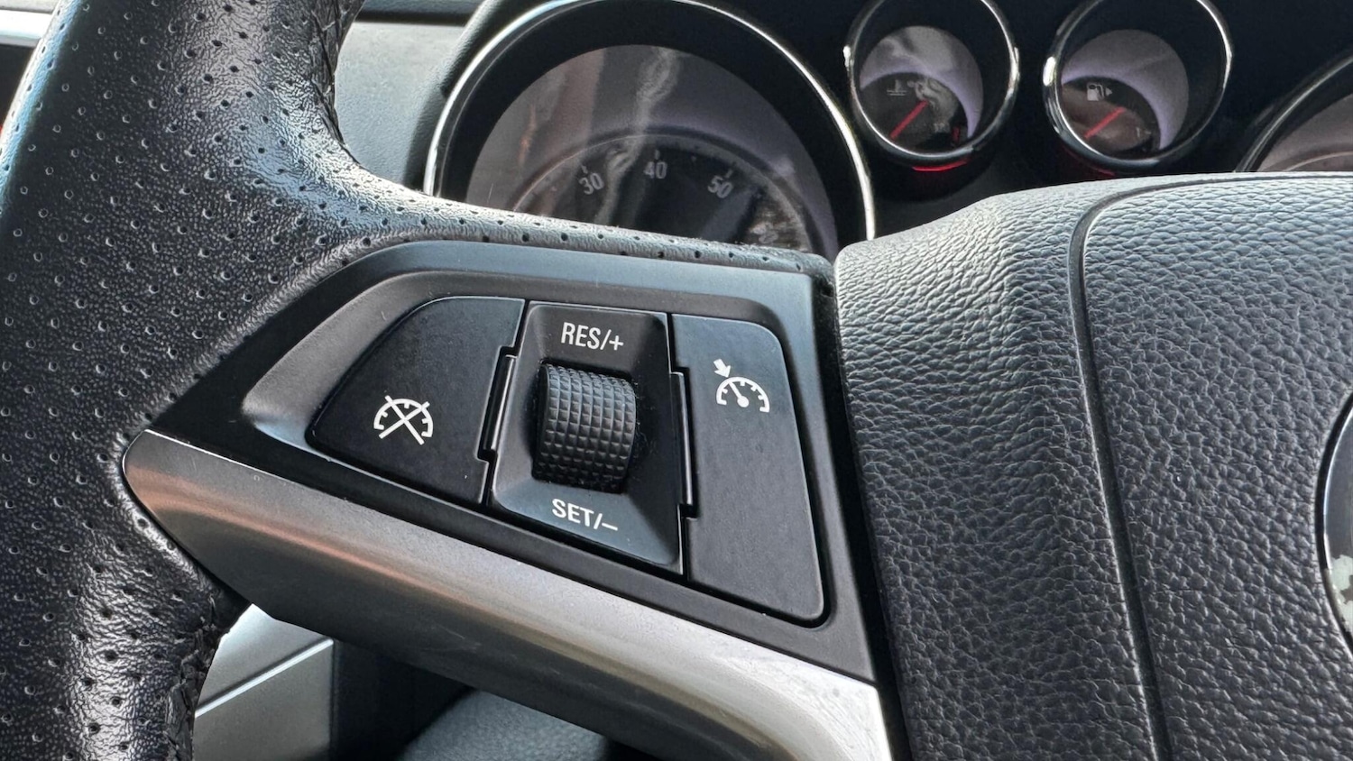 Used Vauxhall Astra 2010 for sale - 77267322: Photo 22