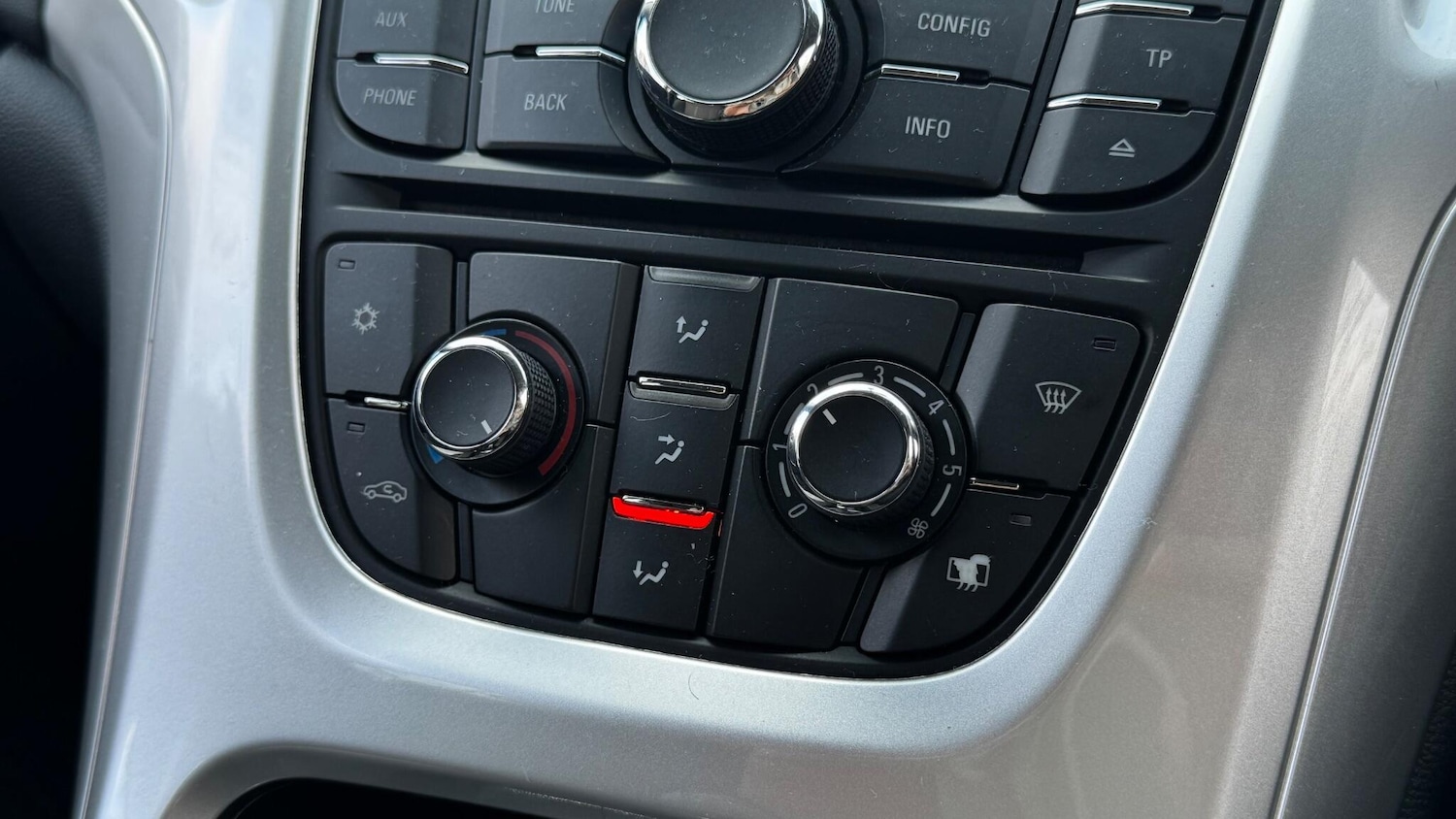 Used Vauxhall Astra 2010 for sale - 77267322: Photo 24