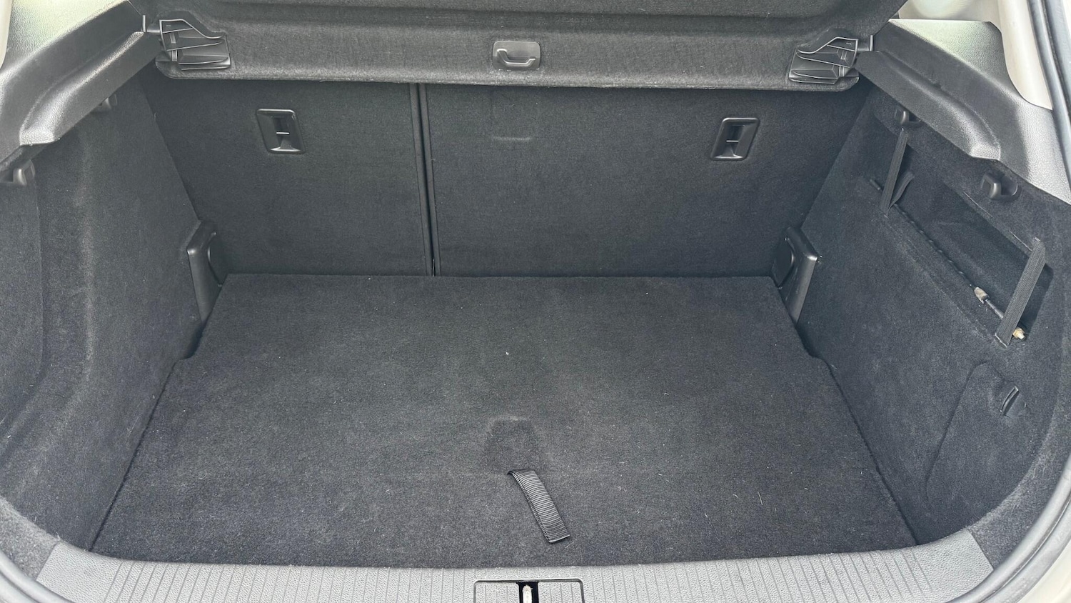 Used Vauxhall Astra 2010 for sale - 77267322: Photo 29